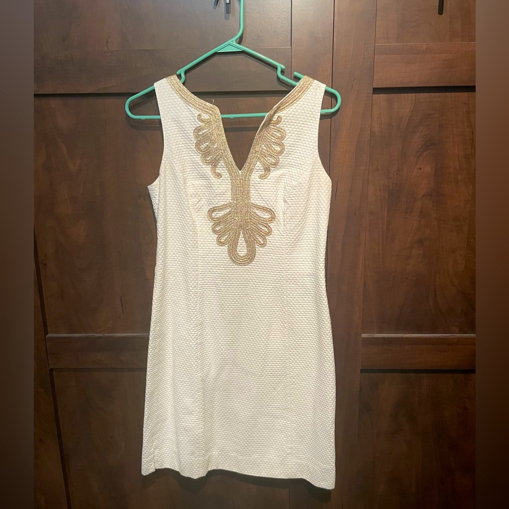Lilly Pulitzer white sheath dress with gold detail size 6